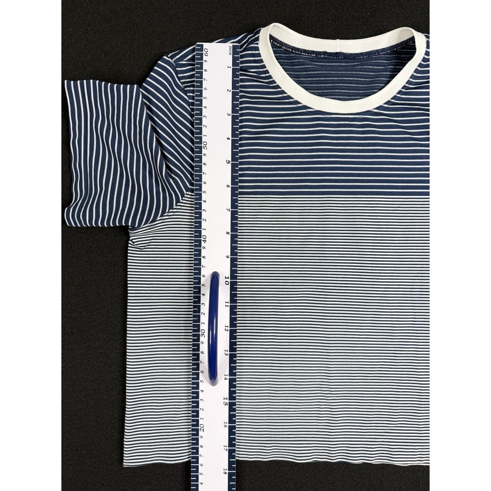 Lululemon Seamless Classic Fit Mariner Stripe Cropped T-Shirt Top Sz M Club Blue - Picture 12 of 13